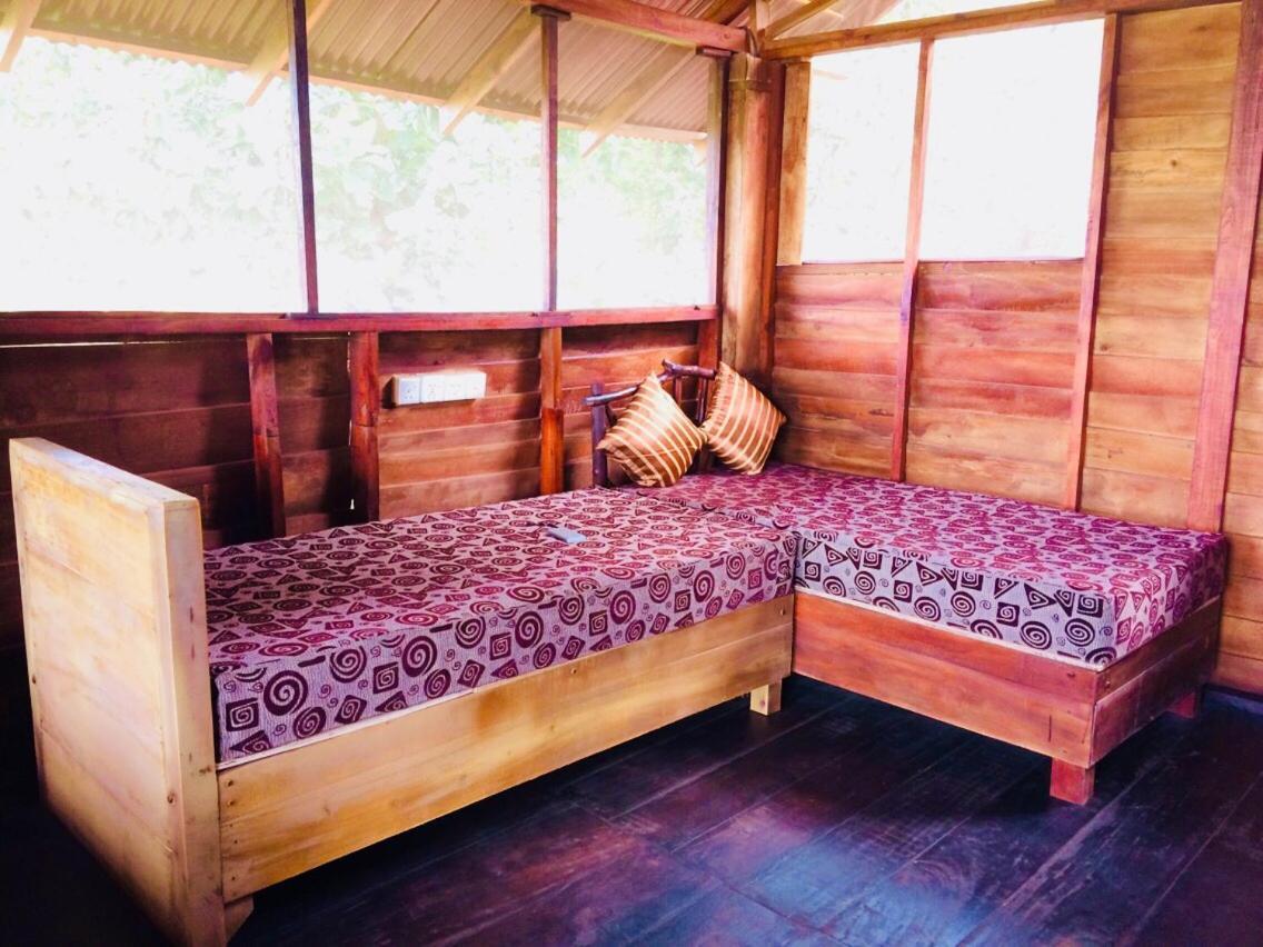 Chena Huts Eco Resort Sigiriya Esterno foto